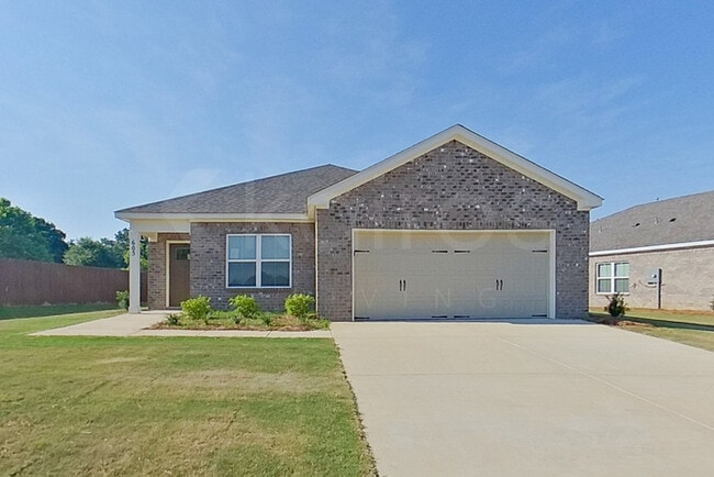 Building Photo - 605 June St