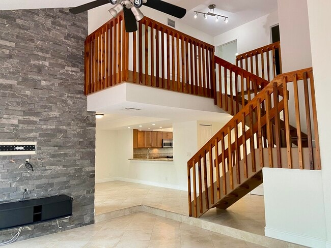 Building Photo - 320 Deer Creek Wildwood Ln E