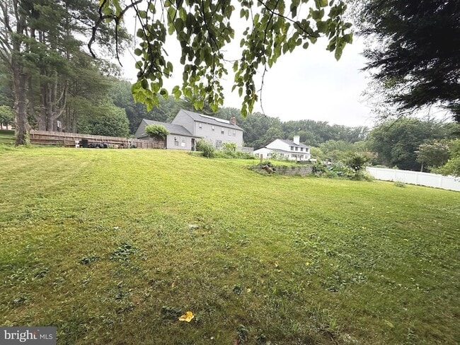 Building Photo - 1211 Temfield Rd