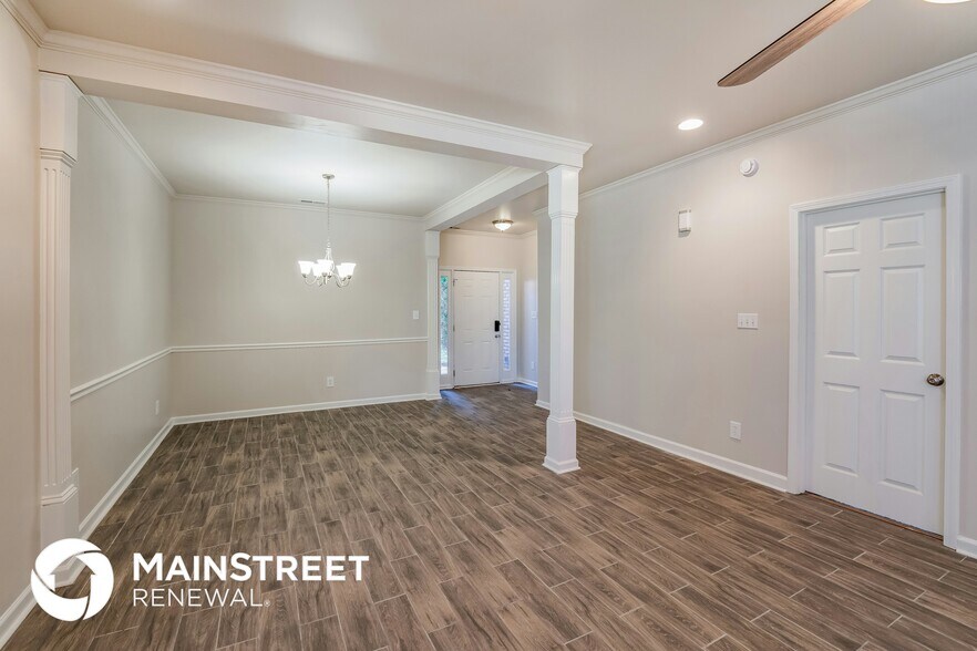 Building Photo - 4821 Southern Oaks Ln