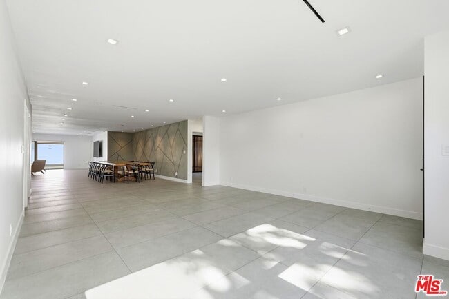Building Photo - 5735 Saloma Ave