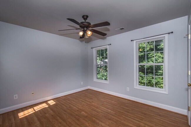 Building Photo - Rare opportunity to rent on LAKE MURRAY!