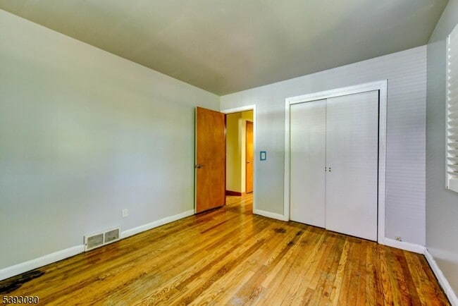 Building Photo - 109 Edgewood Dr