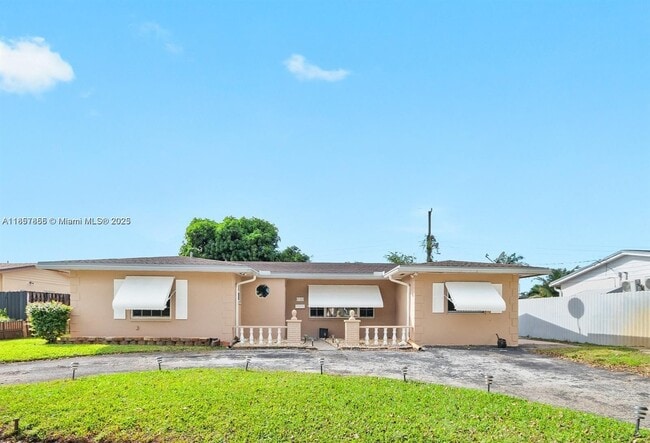 Primary Photo - 1132 NW 76th Ave