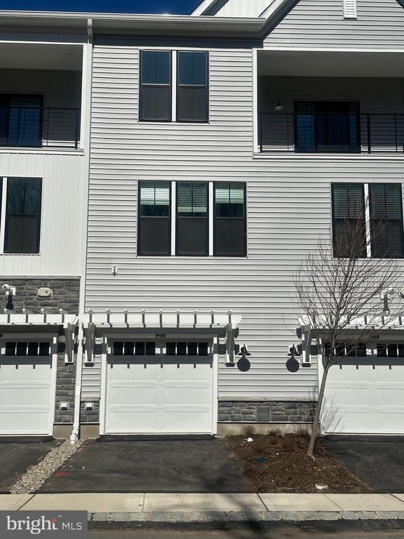 Building Photo - 18208 Donatello Dr