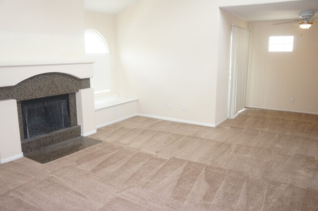 Building Photo - WONDERFUL 2 BEDROOM CONDO ON SECOND FLOOR