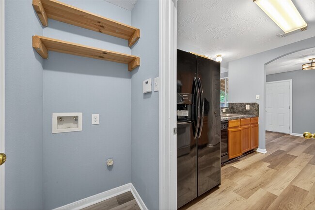 Building Photo - 8253 Fuqua Gardens Dr