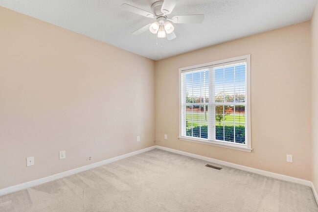 Building Photo - *DETACHED GARAGE/WORKSHOP!* Gorgeous home on HUGE acre lot in Princeton