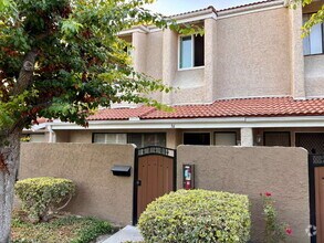 Building Photo - Charming Buena Park Townhouse: Spacious 3-...