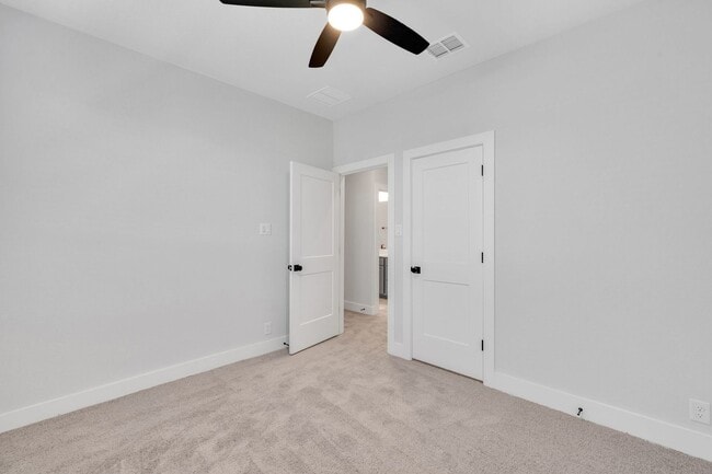 Building Photo - 13713 Giovannis Gdn