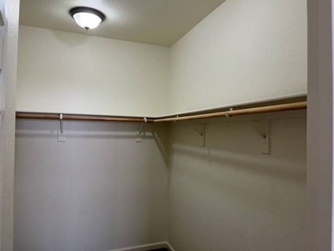 Building Photo - Fernley 4 Bedroom Home 