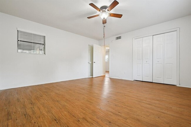 Building Photo - 2214 Winchester Dr