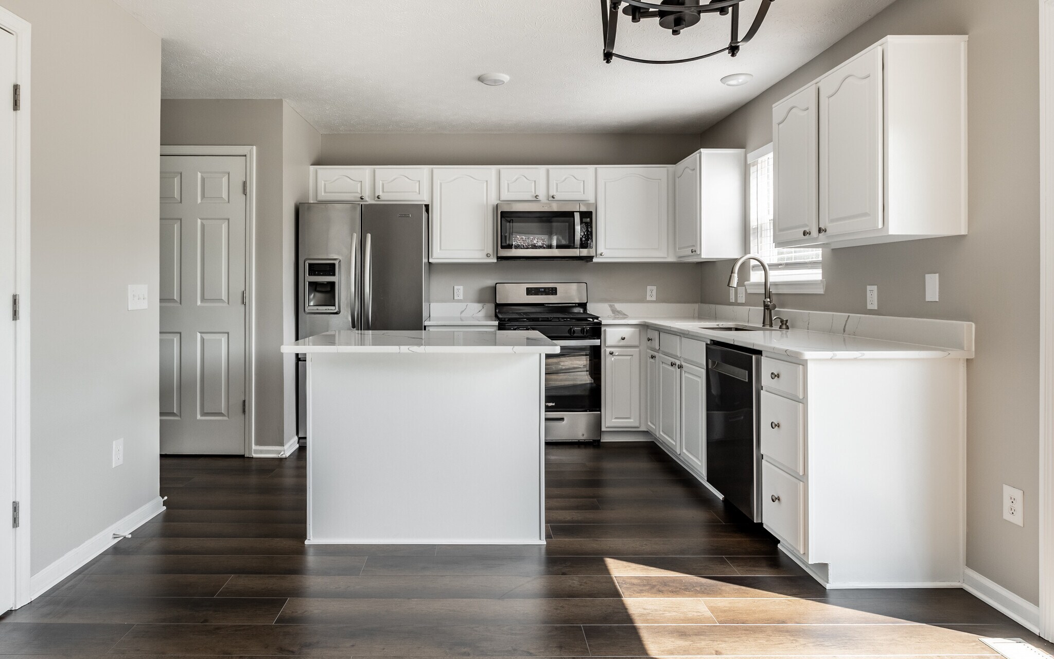 Building Photo - 13927 Harrison Pky