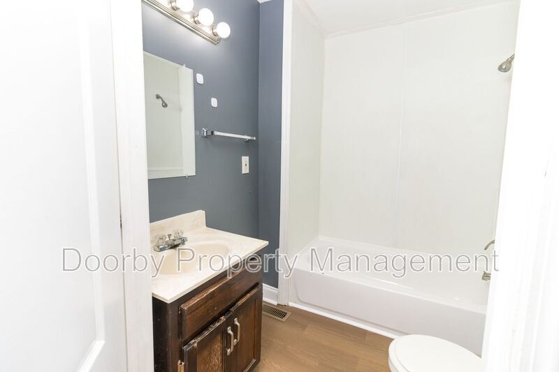 Building Photo - 1707 Kirby Ave