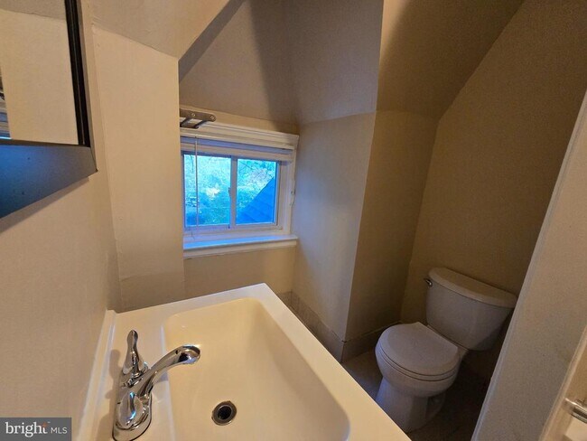 Building Photo - 133 E Mt Airy Ave