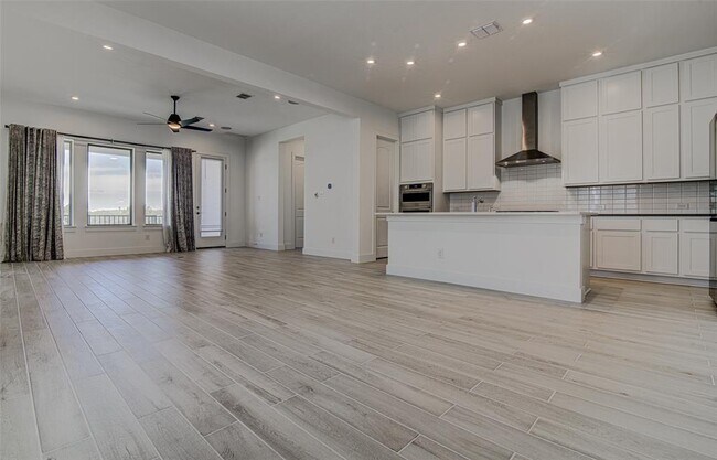 Building Photo - 22300 Lago Lookout Ln