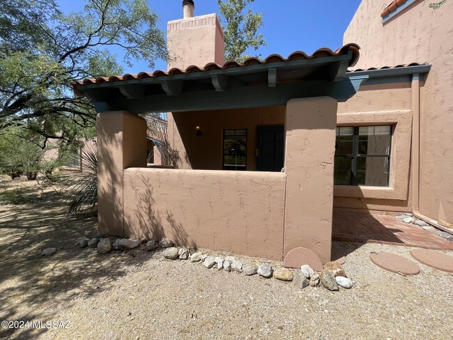 Building Photo - 5380 N Calle Del Rocio