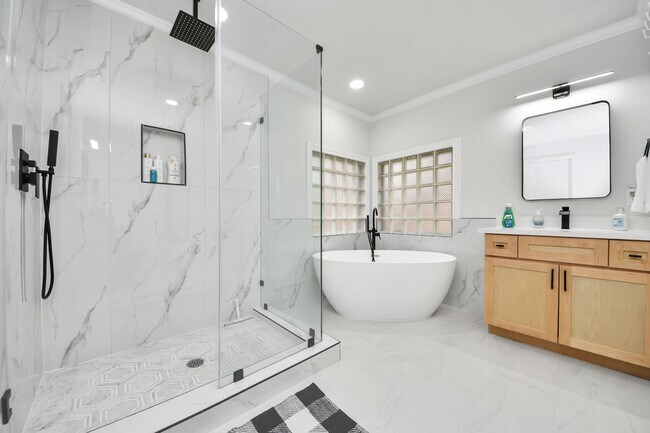 Building Photo - 10003 Briarwild Ln