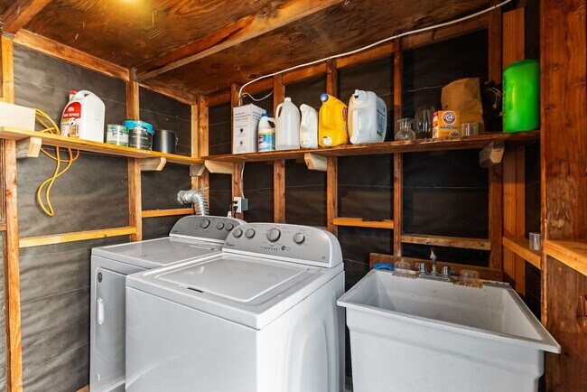 Building Photo - 4893 Coconino Way