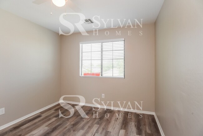 Building Photo - This is the home you have been waiting for!