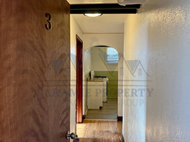 Building Photo - 415 E Kearney St