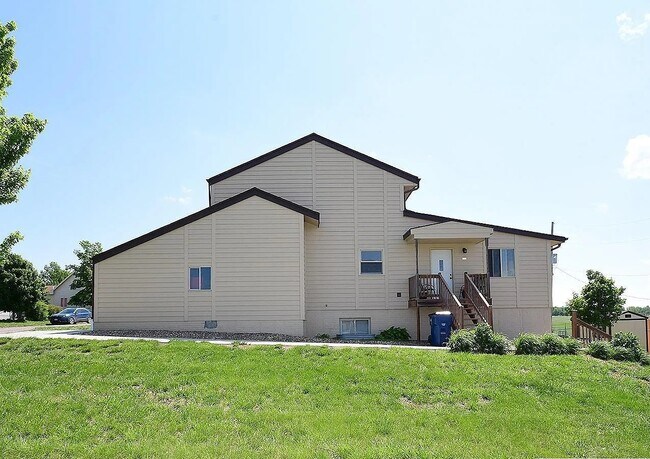 Building Photo - 345 Spruce St