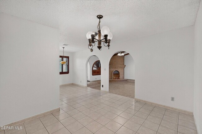 Building Photo - 4536 R L Shoemaker Dr