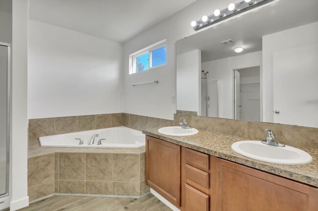 Building Photo - 3 bed 2.5 bath in Silverlake Everett