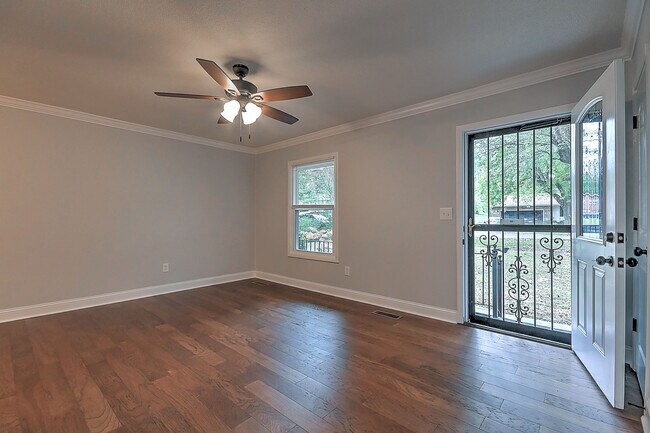 Building Photo - 2708 Schumway Dr