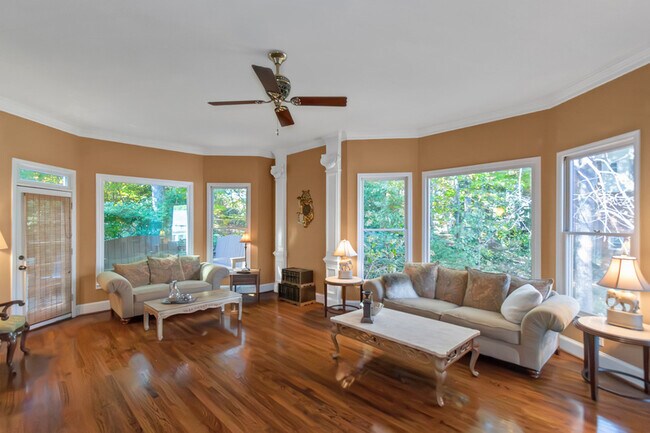 Building Photo - 3410 Kates Way