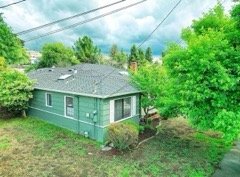 Building Photo - 18616 Sandy Rd