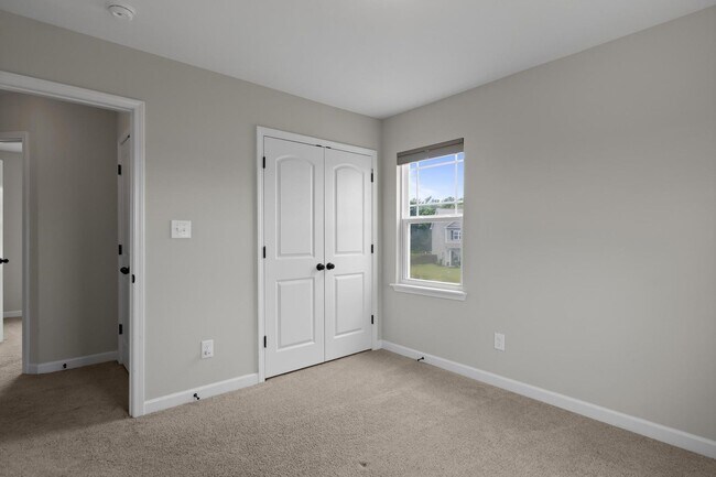 Building Photo - Bridgeport Beauty with Bonus Room