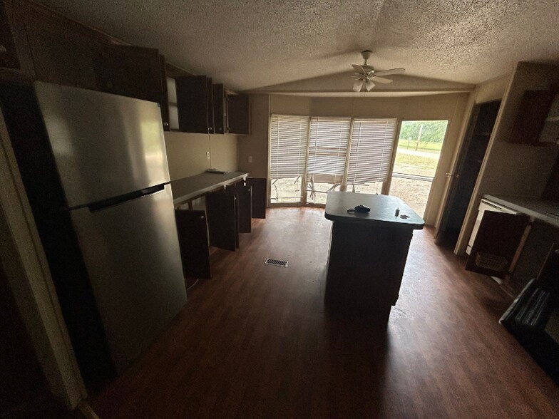 Building Photo - 1096 Clara Ln