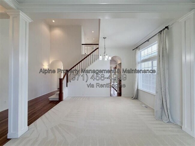 Building Photo - 4143 NW Meisner Dr
