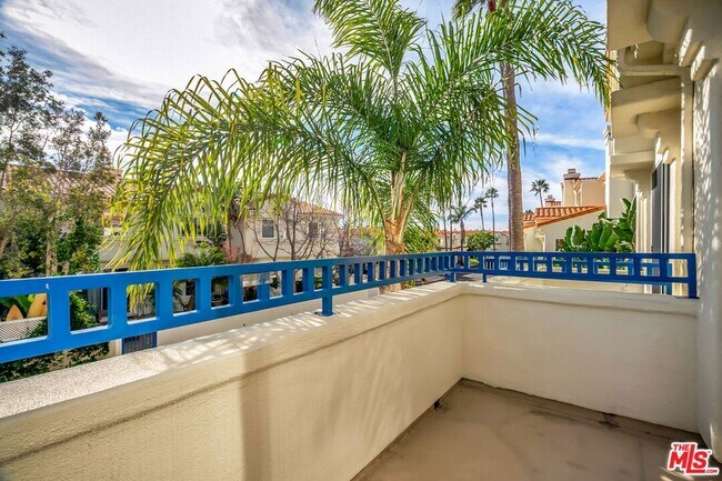 Building Photo - 6463 Zuma View Pl