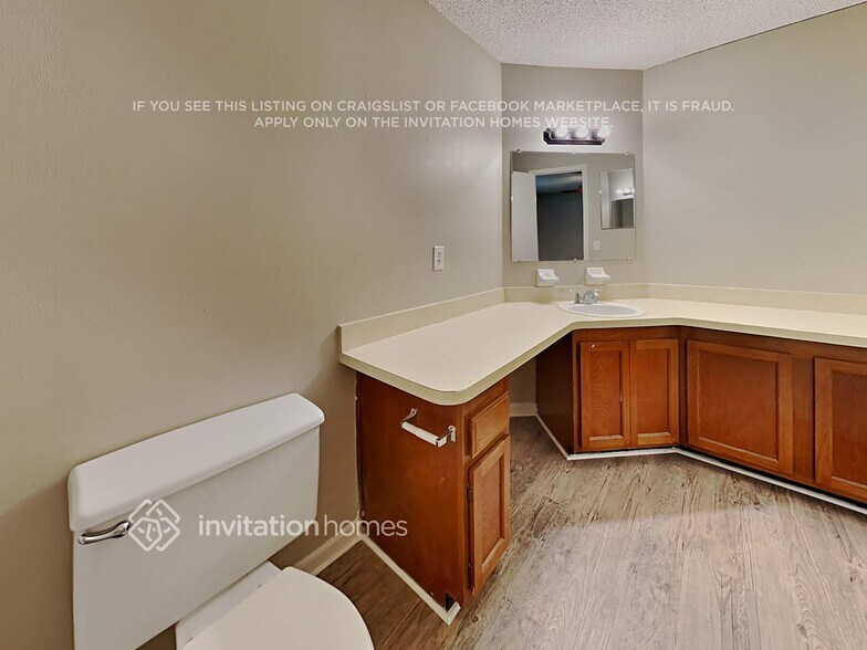 Building Photo - 4502 Crosstie Rd S