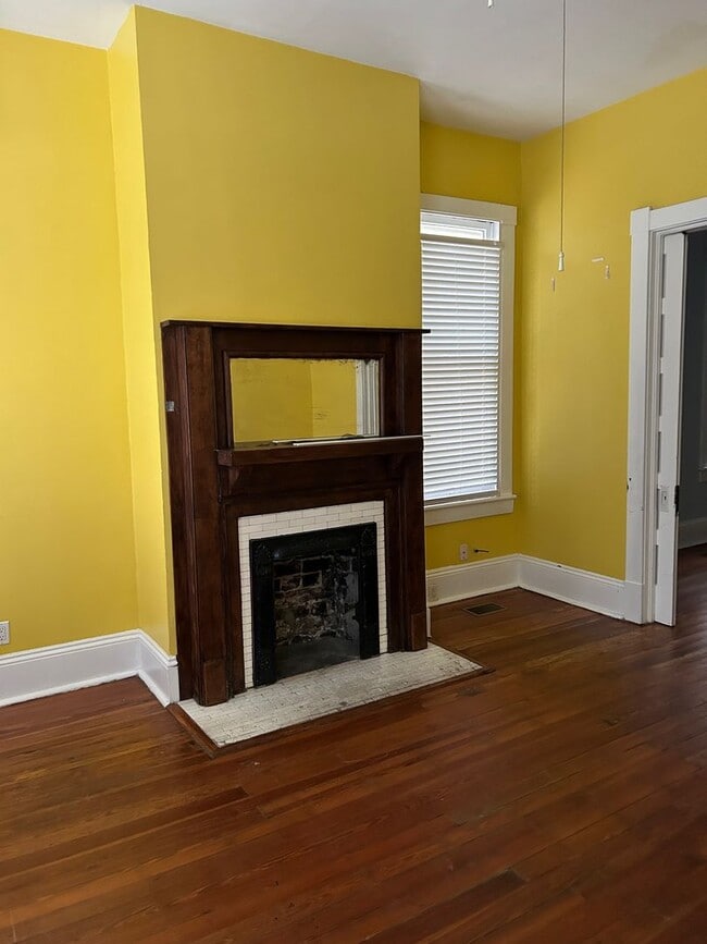 Building Photo - Savannah 1ST Floor of Duplex on Whitaker Street @ 34th-Near Forsyth Park