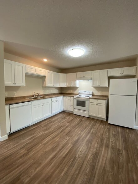 Building Photo - 1563 Gunston Dr