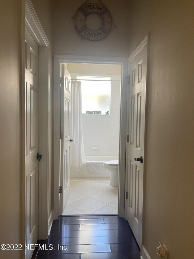 Building Photo - 204 Salt Grass Ct