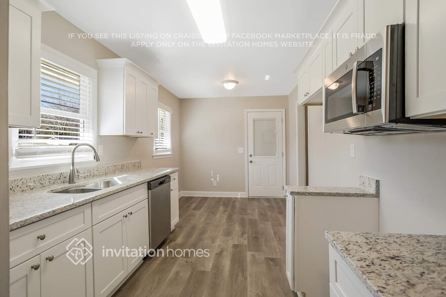 Building Photo - 883 Meadow Rock Dr