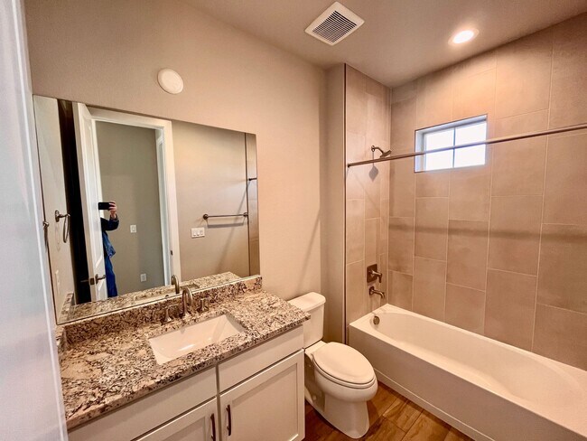 Building Photo - 5 bed 4 Bath IMMACULATE NEW BUILD in THORNTON!!