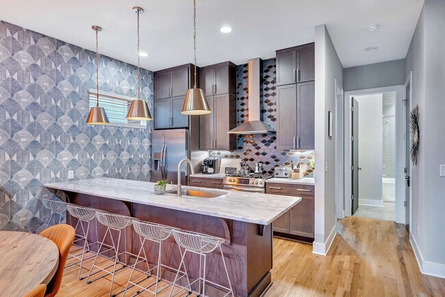 Building Photo - 2716 Delaware Ave