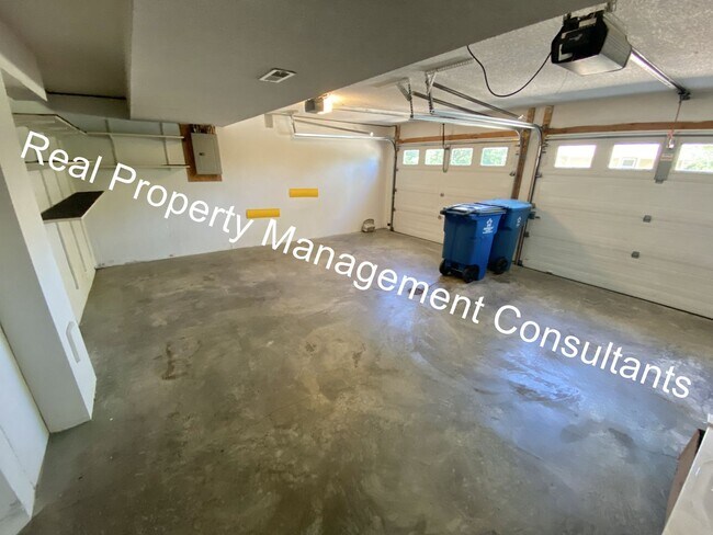 Building Photo - 2 Bedroom Custom Home in Liberty