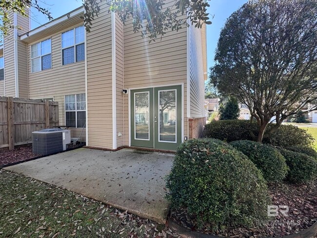 Building Photo - 1517 Regency Rd