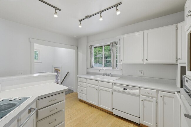 Building Photo - 3225 S 500 E