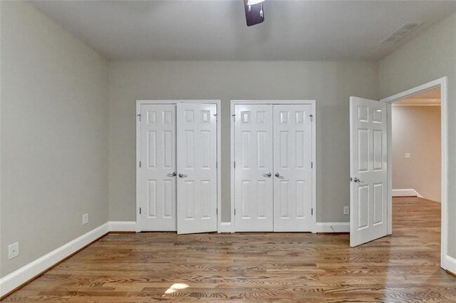 Building Photo - 11636 Parkside Ave
