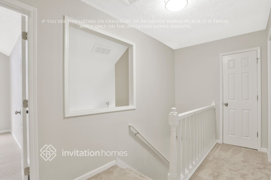 Building Photo - 1052 Autumn Crest Dr