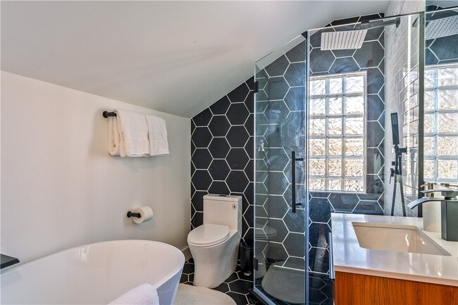 Building Photo - 1350 Bay Shore Blvd