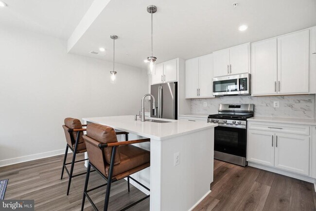 Building Photo - 42548 Invergordon Ter