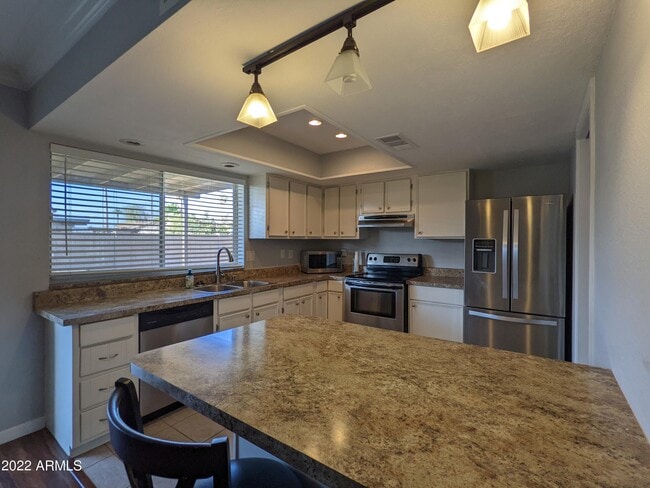 Building Photo - 10044 N 39th Ln